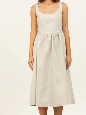 Toit Volant Kara Midi Dress in Light Beige